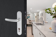 Ensemble de porte entraxe 165 mm avec serrure pour cylindre "budget 165 tcy" - Assa Abloy - Brico Dépôt