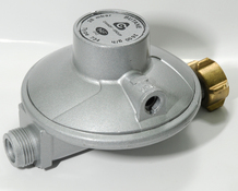 Détendeur fixe basse pression pour bouteille de Butane de 2,6 kg - Addax - Brico Dépôt