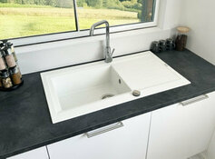 Évier composite de quartz blanc avec mitigeur dynamo 86 x 50 x 18 cm - Brico Dépôt