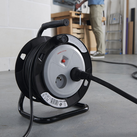 Enrouleur de bricolage 2 prises NF 900/2300W - 15 m - Brico Dépôt