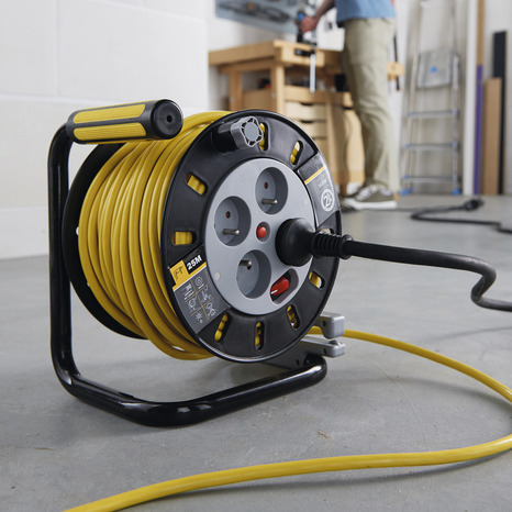 Enrouleur de bricolage 25 m NF - Diall - Brico Dépôt