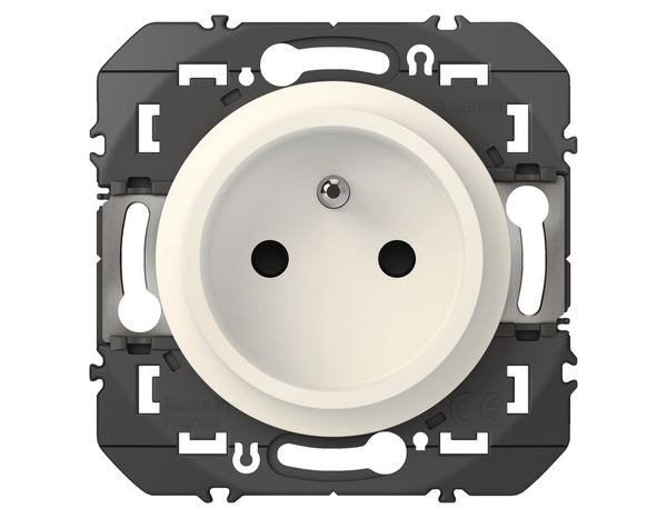 Prise 2 pôles + terre de rénovation "Dooxie" blanc - Legrand - Brico Dépôt