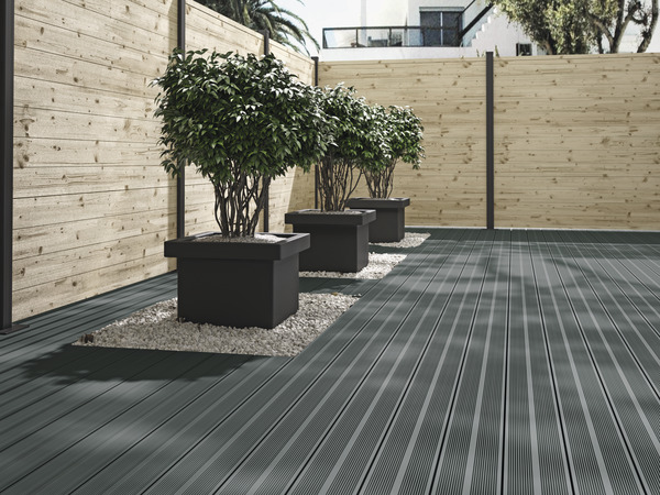 Lame de terrasse composite grise "Oder" L. 2,20 m x l. 14,5 cm x Ép. 21 mm - Marque BLOOMA - Brico Dépôt