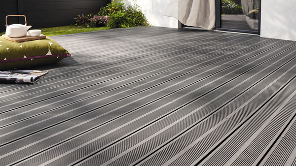 Lame de terrasse composite grise "Oder" L. 2,20 m x l. 14,5 cm x Ép. 21 mm - Marque BLOOMA - Brico Dépôt