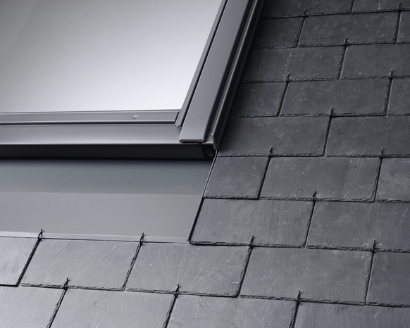 Raccord d'étanchéité EDN SK06 gris pour fenêtre de toit haut. 118 x larg. 114 cm - Velux - Brico Dépôt
