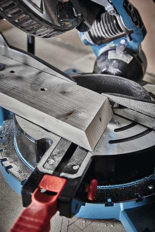 Scie à onglet filaire 1800W - EMIS254C - Erbauer - Brico Dépôt