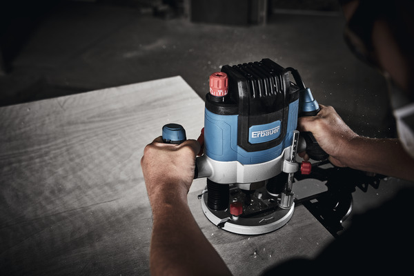 Défonceuse filaire 2100W - ER2100 - Erbauer - Brico Dépôt