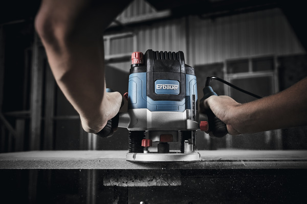 Défonceuse filaire 2100W - ER2100 - Erbauer - Brico Dépôt