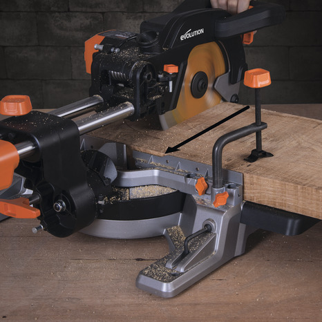 Scie à onglet radiale 255 mm 2 000 W - Evolution - Brico Dépôt