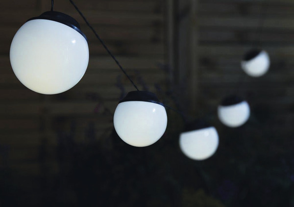 Guirlande solaire 5 têtes à piquer noir Ø 93 x H. 175 mm. L. 200 cm - Brico Dépôt