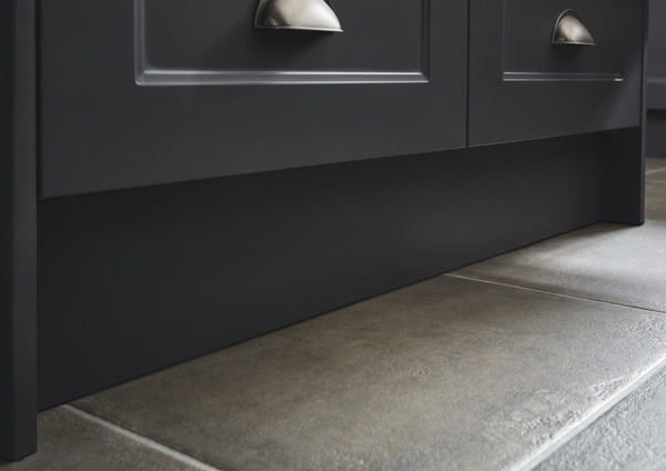 Plinthe "Florie"anthracite mat - L. 2.4m x - H. 15cm - Cooke and Lewis - Brico Dépôt