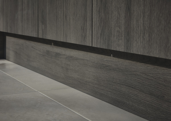 Plinthe "Basilie" chêne gris - L. 2.4m x H. 15cm - Cooke and Lewis - Brico Dépôt