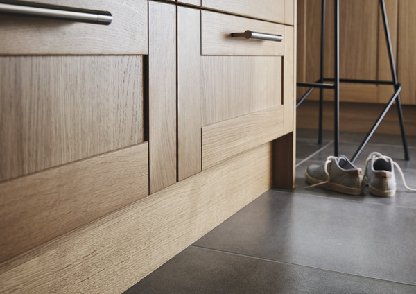 Plinthe "Ilona"chêne doré - L. 2.4m x H. 15cm - Cooke and Lewis - Brico Dépôt