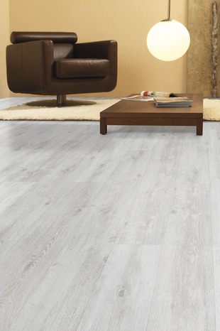 Sol stratifié chêne Florano L. 138,3 x l. 19,3 cm. Ép. 7 mm - Brico Dépôt