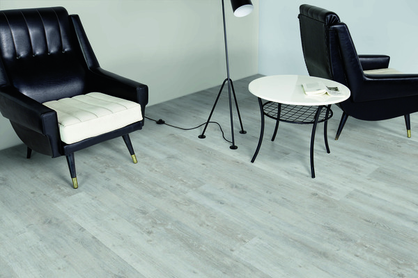 Sol stratifié chêne Florano L. 138,3 x l. 19,3 cm. Ép. 7 mm - Brico Dépôt