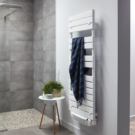 Sèche-serviettes électrique 700 w + soufflerie 1 000 w - DéLonghi - Brico Dépôt