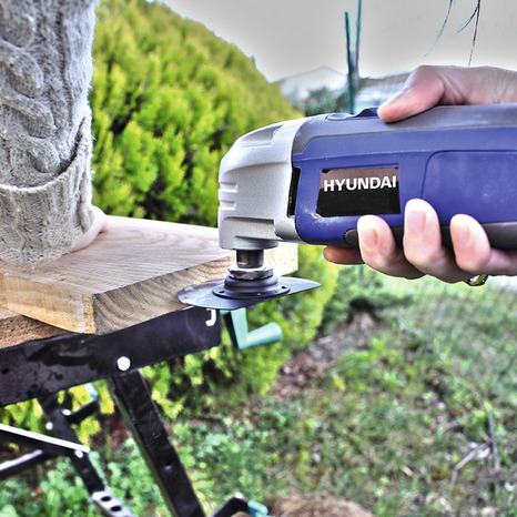 Outil multifonction 300W - Brico Dépôt