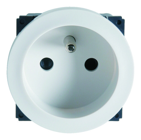 Prise avec terre bornes automatiques avec enjoliveur blanc - Legrand - Brico Dépôt