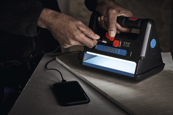Projecteur de chantier rechargeable + USB - 20W, 2000LM - Erbauer - Brico Dépôt