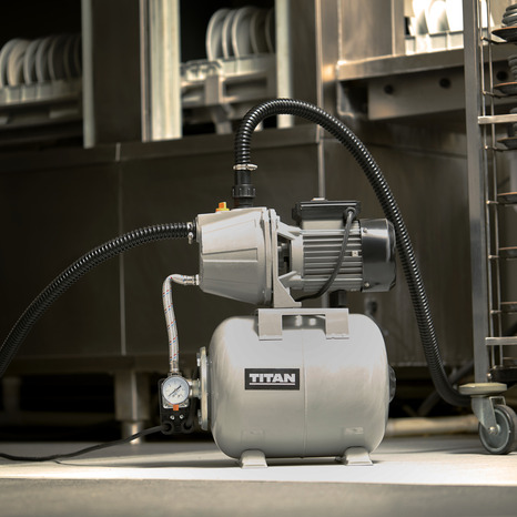 Surpresseur "TITAN" à eaux claires 1100 W + réservoir 20 L - 4600 L/h. - Titan - Brico Dépôt