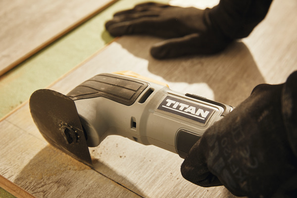 Outil multifonction oscillant 18 V - Titan - Brico Dépôt