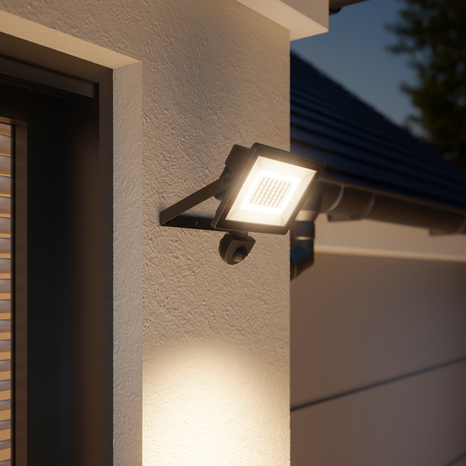 Projecteur à détection de mouvements Lucano IP65 30 W - Noir - Marque BLOOMA - Brico Dépôt