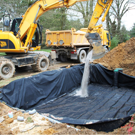 Rouleau de géogrille de séparation en PEHD 5,20 x 5,20 m. - Brico Dépôt