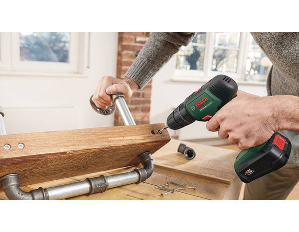Perceuse visseuse à percussion "universalimpact" 18 v + 210 accessoires - Bosch - Brico Dépôt