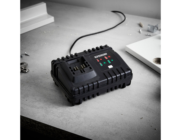 Chargeur compact et rapide 12 V - Erbauer - Brico Dépôt