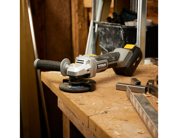Meuleuse d'angle multifonction 18 V - Titan - Brico Dépôt