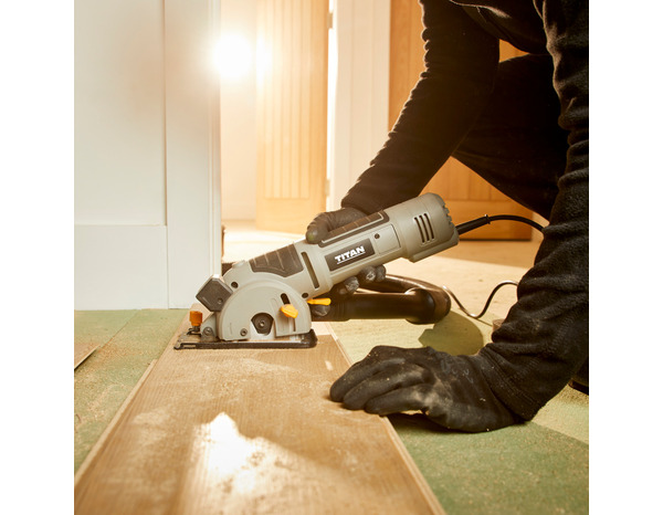 Mini scie circulaire filaire 500 W - Titan - Brico Dépôt