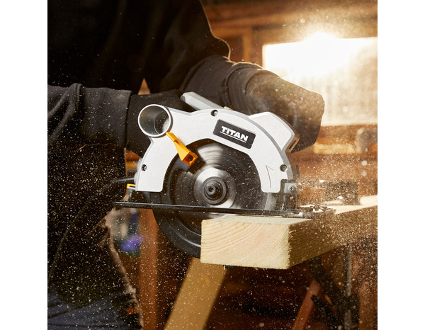Scie circulaire filaire 1200 W -165 mm - Titan - Brico Dépôt