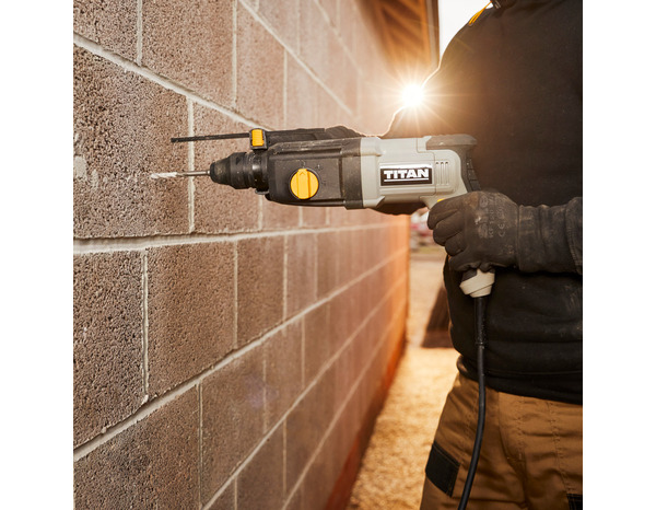 Marteau perforateur électrique SDS Plus à percussion 750 W - 2,5 j - Titan - Brico Dépôt