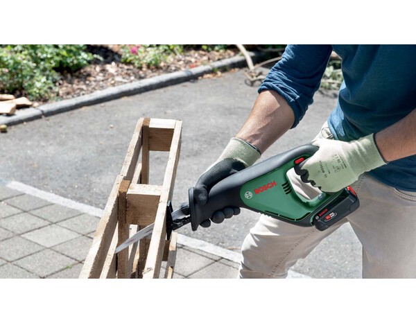 Scie sabre sans-fil AdvancedRecip 18 sans batterie - Bosch - Brico Dépôt