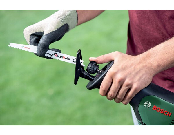 Scie sabre sans-fil AdvancedRecip 18 sans batterie - Bosch - Brico Dépôt