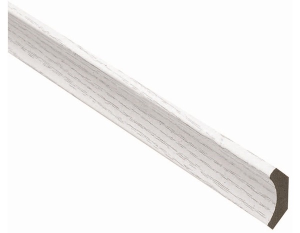 Corniche en MDF revêtement frêne blanc Long. 2,60 m. Section 22 x 22 mm. - Brico Dépôt