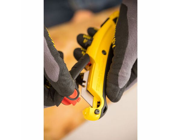 Couteau à lame rétractable pour usage intensif + 5 lames - Stanley Fatmax - Brico Dépôt