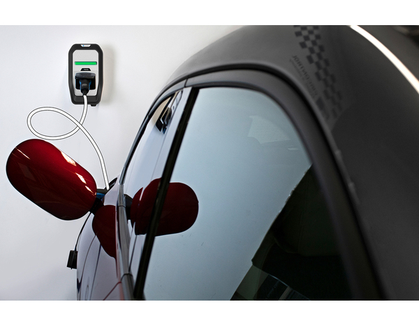 Borne de recharge pour véhicule électrique monophasée 7,4 KW - Brico Dépôt