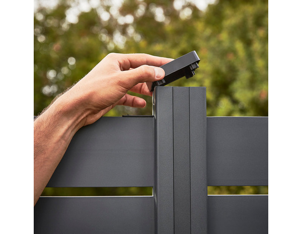 Kit de quincaillerie poteau "Neva" l. 7,5 cm x H. 3,7 cm - Marque BLOOMA - Brico Dépôt