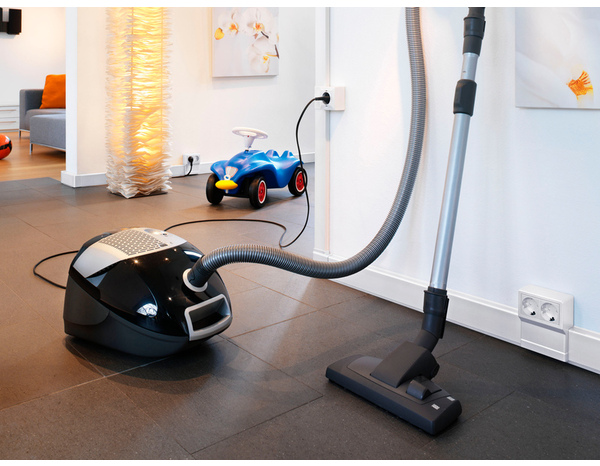 Plinthe électrique blanche PVC 20 x 70 mm, 3 compartiments - L. 2 M - GGK - GGK - Brico Dépôt