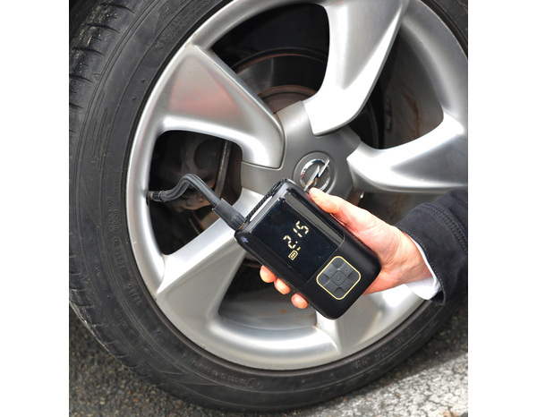 Gonfleur sans fil 7,4 V et chargeur téléphone en USB-C - Prodif - Brico Dépôt