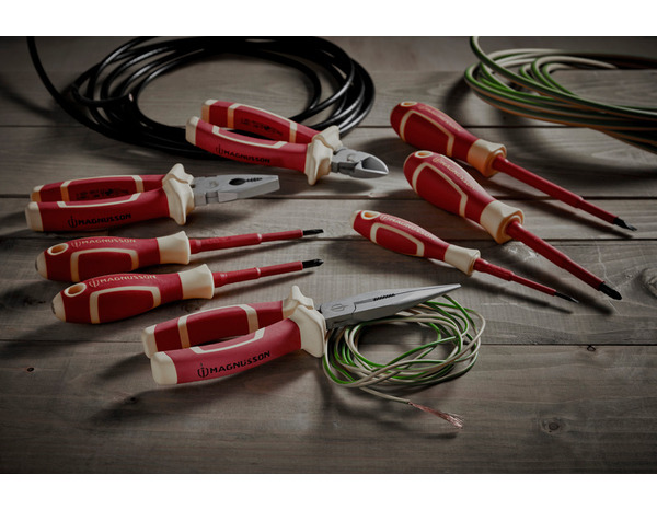 Set 8 pcs de tournevis et pinces d'électricien 1000 V SCS13 - MAGNUSSON - Brico Dépôt