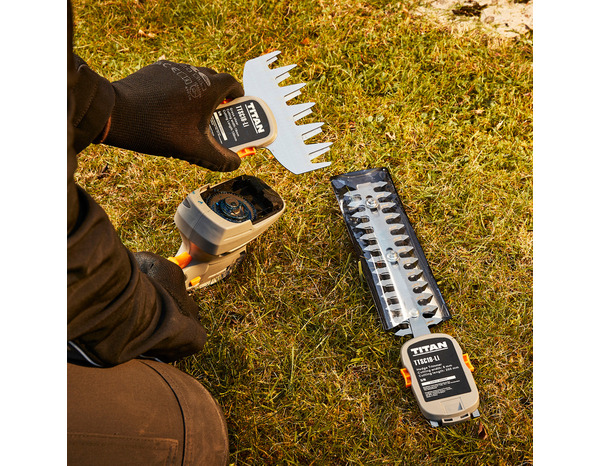 Cisaille 18 V sans fil + batterie lithium-ion 2Ah - Titan - Brico Dépôt