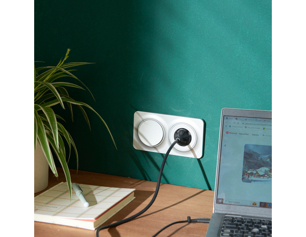 Prise affleurante 2P+T Gris "Zephyr" - Brico Dépôt