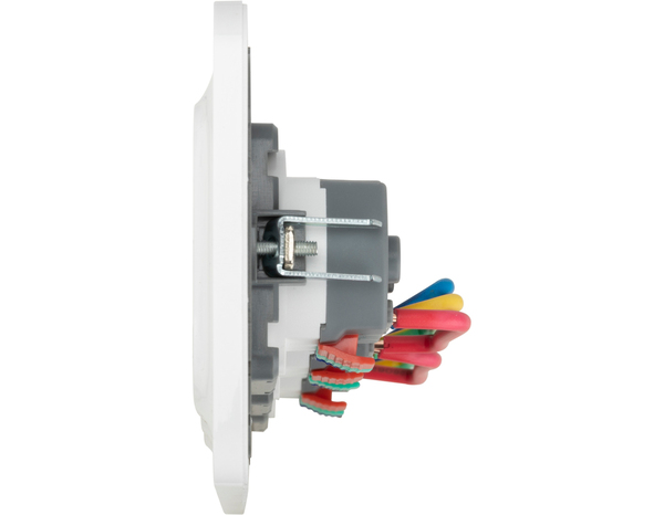 Triple Prise 2P+T precablée complet "Mauka" - Brico Dépôt