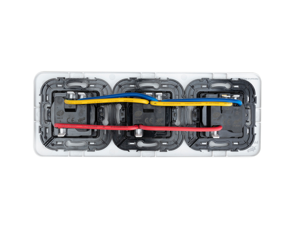 Triple Prise 2P+T Precablée "Zephyr" - Brico Dépôt