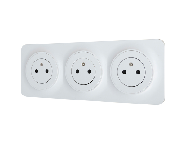 Triple Prise 2P+T Precablée "Zephyr" - Brico Dépôt