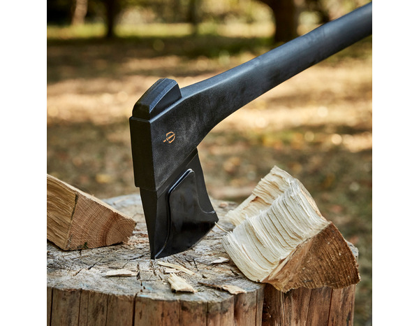 Hache à fendre manche composite et lame acier carbone 1,9 kg - MAGNUSSON - Brico Dépôt