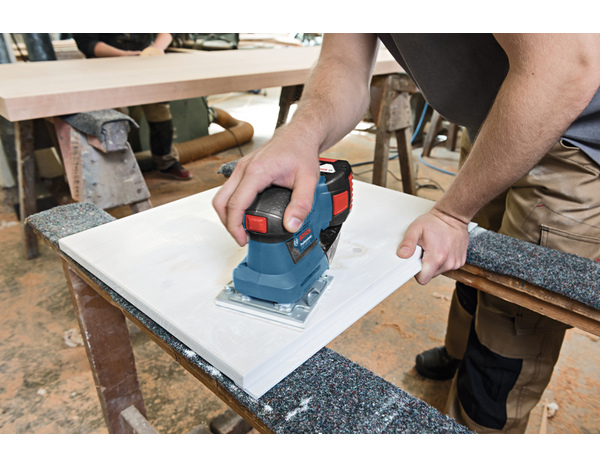 Ponceuse vibrante sans fil multifonction 18V compacte machine seule  -GSS18V-10 - Bosch Professional - Brico Dépôt