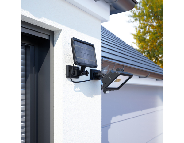 Projecteur solaire détecteur 1000 LM 5000K IP44 - Marque BLOOMA - Brico Dépôt
